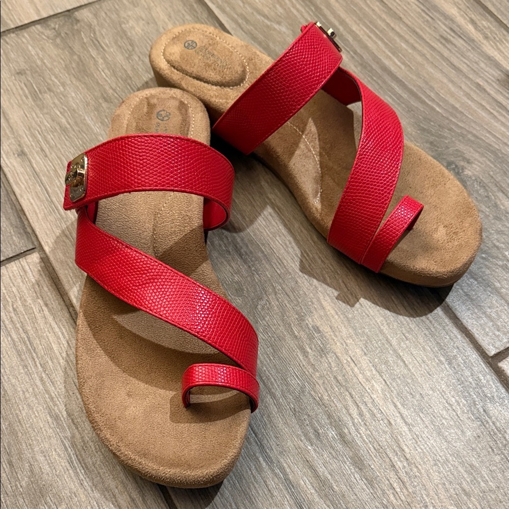 New Gianni Bernini Rilleyy Low Wedge Sandal Sz 9.5 - Picture 4 of 8